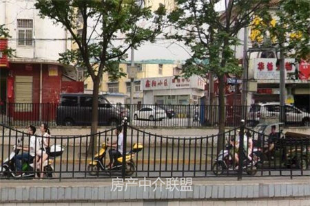 丽水嘉苑3室2厅2卫134m2精装带大储藏室证满两年